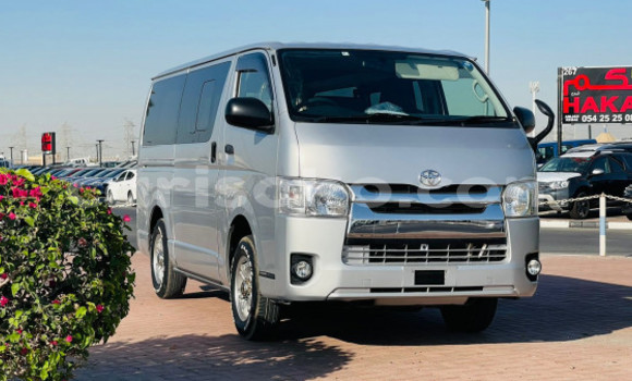 Sayi Na hannu Toyota Hiace Gris Mota in Gicumbi a Rwanda Sayi Na hannu Toyota Hiace Gris Mota in Gicumbi a Rwanda