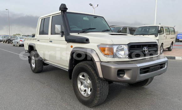 اشتري مستعمل Toyota Land Cruiser Blanc سيارة في Rubavu في Rwanda اشتري مستعمل Toyota Land Cruiser Blanc سيارة في Rubavu في Rwanda