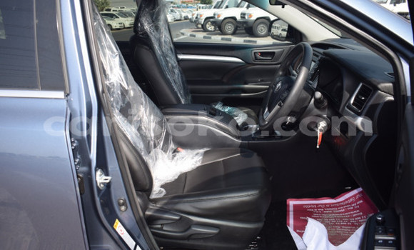 Sayi Na hannu Toyota Kluger Autre Mota in Kigali a Rwanda Sayi Na hannu Toyota Kluger Autre Mota in Kigali a Rwanda