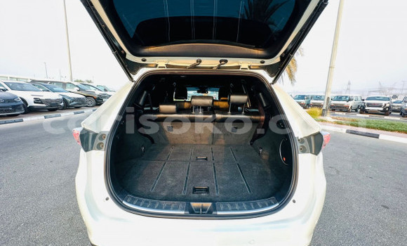 Sayi Na hannu Toyota Harrier Blanc Mota in Kigali a Rwanda Sayi Na hannu Toyota Harrier Blanc Mota in Kigali a Rwanda