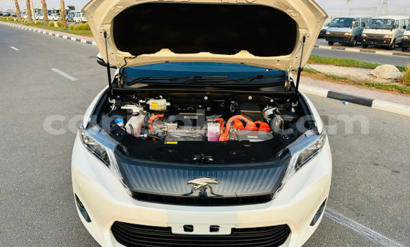 Sayi Na hannu Toyota Harrier Blanc Mota in Kigali a Rwanda Sayi Na hannu Toyota Harrier Blanc Mota in Kigali a Rwanda