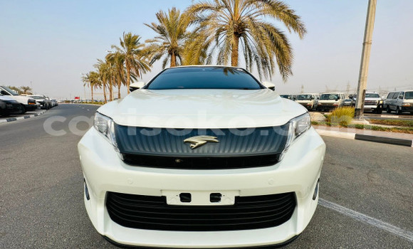 Sayi Na hannu Toyota Harrier Blanc Mota in Kigali a Rwanda Sayi Na hannu Toyota Harrier Blanc Mota in Kigali a Rwanda