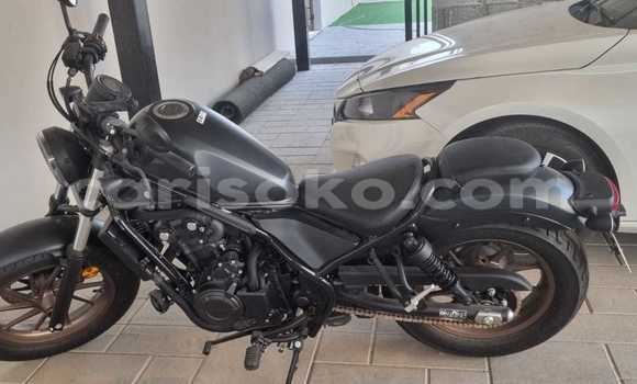 Acheter Occasion Moto Honda Rebel Noir à Kigali, Rwanda Acheter Occasion Moto Honda Rebel Noir à Kigali, Rwanda