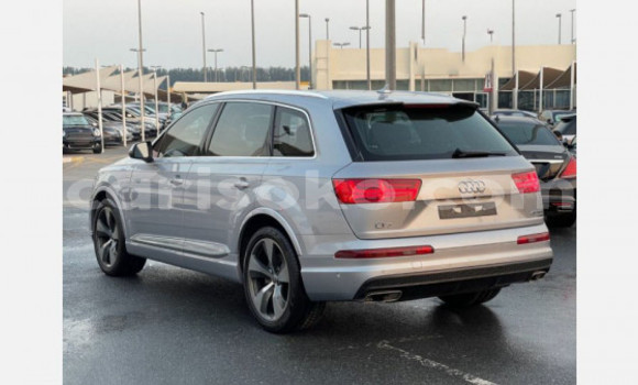 Sayi Na hannu Audi Q7 Gris Mota in Import - Dubai a Rwanda Sayi Na hannu Audi Q7 Gris Mota in Import - Dubai a Rwanda