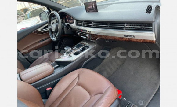 Sayi Na hannu Audi Q7 Gris Mota in Import - Dubai a Rwanda Sayi Na hannu Audi Q7 Gris Mota in Import - Dubai a Rwanda