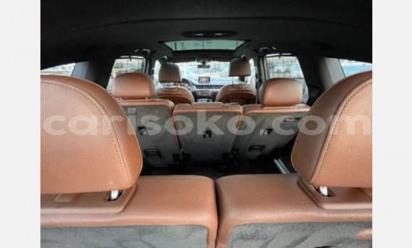 Sayi Na hannu Audi Q7 Gris Mota in Import - Dubai a Rwanda Sayi Na hannu Audi Q7 Gris Mota in Import - Dubai a Rwanda