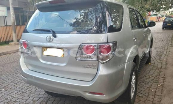 اشتري مستعمل Toyota Fortuner Autre سيارة في Kigali في Rwanda اشتري مستعمل Toyota Fortuner Autre سيارة في Kigali في Rwanda