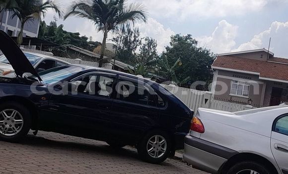 Acheter Occasion Voiture Toyota Corolla Noir à Gasarenda, Rwanda Acheter Occasion Voiture Toyota Corolla Noir à Gasarenda, Rwanda
