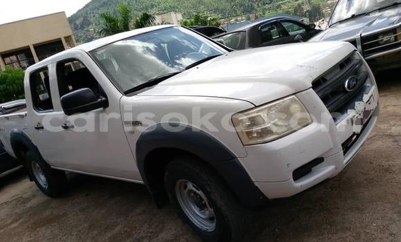 Acheter Occasion Voiture Ford Everest Blanc à Byumba, Byumba Acheter Occasion Voiture Ford Everest Blanc à Byumba, Byumba