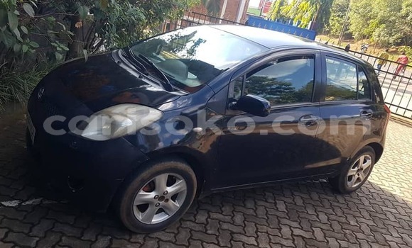 Acheter Occasion Voiture Toyota Yaris Noir à Kigali, Rwanda Acheter Occasion Voiture Toyota Yaris Noir à Kigali, Rwanda