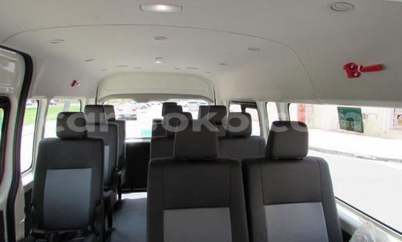 Sayi Na hannu Toyota Hiace Blanc Mota in Kigali a Rwanda Sayi Na hannu Toyota Hiace Blanc Mota in Kigali a Rwanda