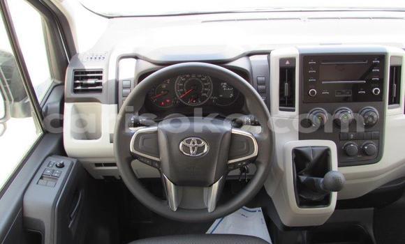 Sayi Na hannu Toyota Hiace Blanc Mota in Kigali a Rwanda Sayi Na hannu Toyota Hiace Blanc Mota in Kigali a Rwanda
