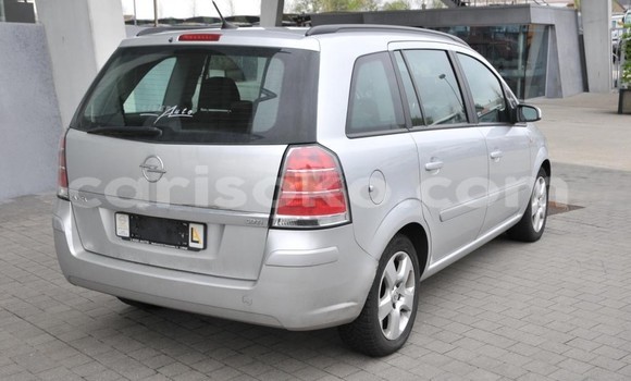 Sayi Na hannu Opel Zafira Gris Mota in Kigali a Rwanda Sayi Na hannu Opel Zafira Gris Mota in Kigali a Rwanda