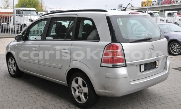 Sayi Na hannu Opel Zafira Gris Mota in Kigali a Rwanda Sayi Na hannu Opel Zafira Gris Mota in Kigali a Rwanda