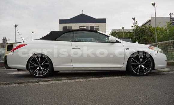 Acheter Occasion Voiture Toyota Camry Blanc à Bokwango, Rwanda Acheter Occasion Voiture Toyota Camry Blanc à Bokwango, Rwanda