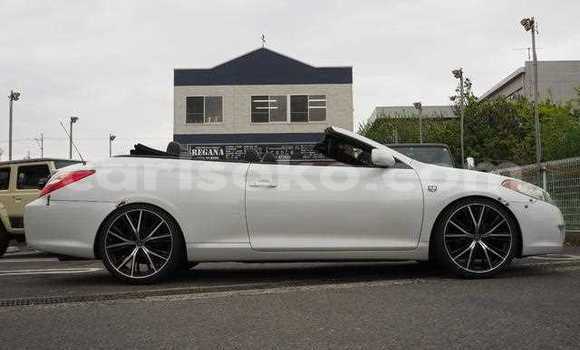 Acheter Occasion Voiture Toyota Camry Blanc à Bokwango, Rwanda Acheter Occasion Voiture Toyota Camry Blanc à Bokwango, Rwanda