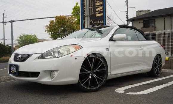 Acheter Occasion Voiture Toyota Camry Blanc à Bokwango, Rwanda Acheter Occasion Voiture Toyota Camry Blanc à Bokwango, Rwanda