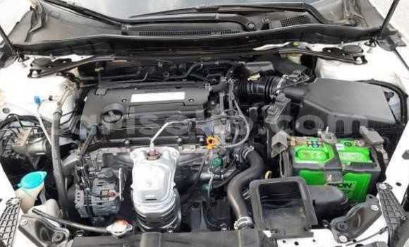 Sayi Na hannu Honda Accord Blanc Mota in Kigali a Rwanda Sayi Na hannu Honda Accord Blanc Mota in Kigali a Rwanda