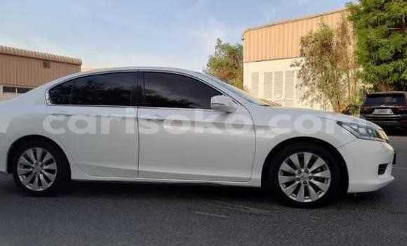 Sayi Na hannu Honda Accord Blanc Mota in Kigali a Rwanda Sayi Na hannu Honda Accord Blanc Mota in Kigali a Rwanda