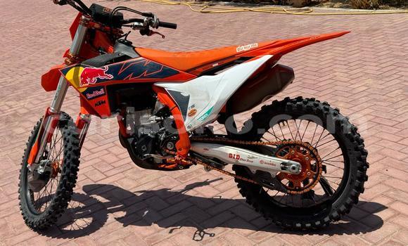 Acheter Occasion Moto KTM 450 Beige à Kigali, Rwanda Acheter Occasion Moto KTM 450 Beige à Kigali, Rwanda