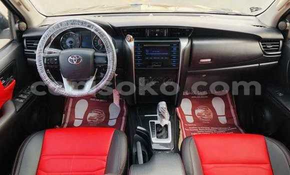 اشتري مستعمل Toyota Fortuner Noir سيارة في Kigali في Rwanda اشتري مستعمل Toyota Fortuner Noir سيارة في Kigali في Rwanda