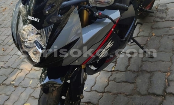 Acheter Occasion Moto Suzuki GSX–R Beige à Kigali, Rwanda Acheter Occasion Moto Suzuki GSX–R Beige à Kigali, Rwanda