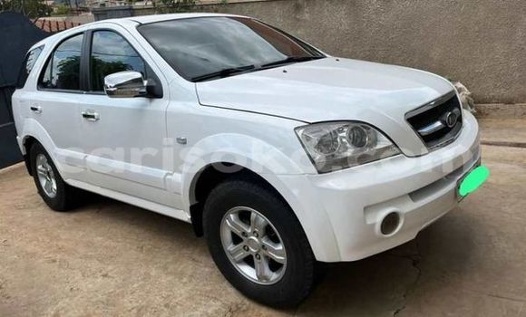 Buy Used Kia Sorento White Car in Kigali in Rwanda Buy Used Kia Sorento White Car in Kigali in Rwanda