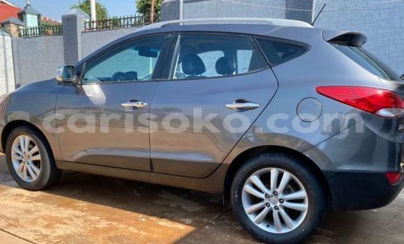 Buy Used Hyundai Tucson Silver Car in Kigali in Rwanda Buy Used Hyundai Tucson Silver Car in Kigali in Rwanda