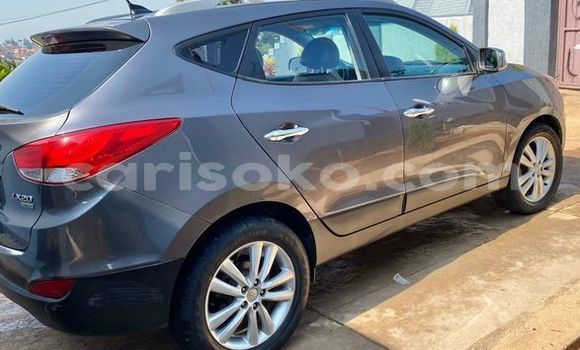 Buy Used Hyundai Tucson Silver Car in Kigali in Rwanda Buy Used Hyundai Tucson Silver Car in Kigali in Rwanda