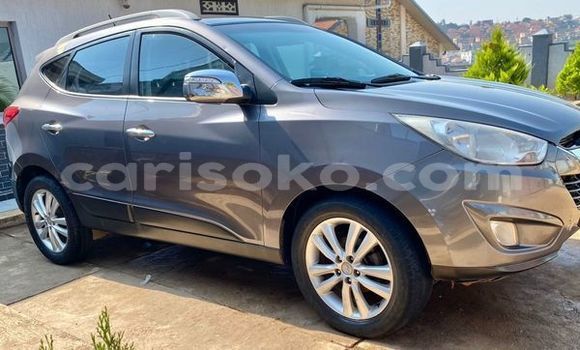 Buy Used Hyundai Tucson Silver Car in Kigali in Rwanda Buy Used Hyundai Tucson Silver Car in Kigali in Rwanda