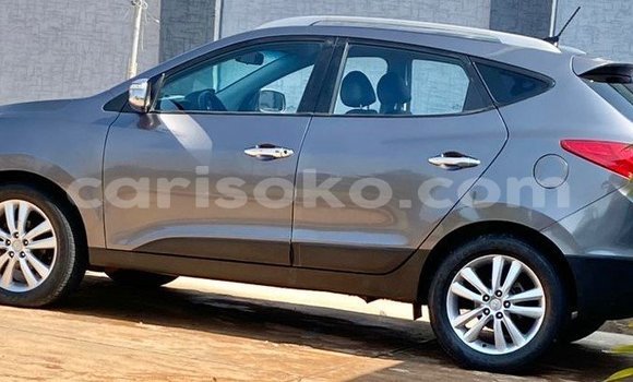Buy Used Hyundai Tucson Silver Car in Kigali in Rwanda Buy Used Hyundai Tucson Silver Car in Kigali in Rwanda
