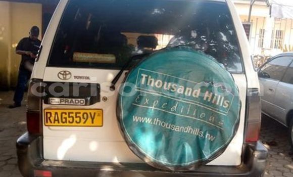 Sayi Na hannu Toyota Prado Blanc Mota in Kigali a Rwanda Sayi Na hannu Toyota Prado Blanc Mota in Kigali a Rwanda