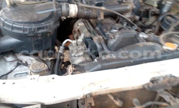 Sayi Na hannu Toyota Prado Blanc Mota in Kigali a Rwanda Sayi Na hannu Toyota Prado Blanc Mota in Kigali a Rwanda