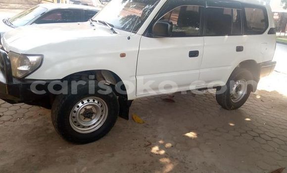 Sayi Na hannu Toyota Prado Blanc Mota in Kigali a Rwanda Sayi Na hannu Toyota Prado Blanc Mota in Kigali a Rwanda