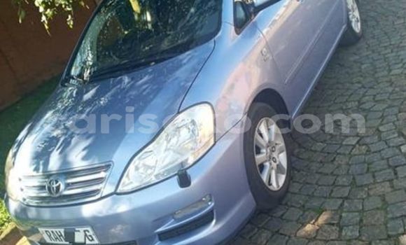 Sayi Na hannu Toyota Avensis Verso Beige Mota in Kigali a Rwanda Sayi Na hannu Toyota Avensis Verso Beige Mota in Kigali a Rwanda