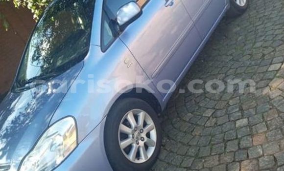 Sayi Na hannu Toyota Avensis Verso Beige Mota in Kigali a Rwanda Sayi Na hannu Toyota Avensis Verso Beige Mota in Kigali a Rwanda