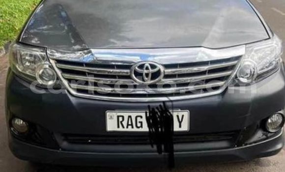 اشتري مستعمل Toyota Fortuner Noir سيارة في Kigali في Rwanda اشتري مستعمل Toyota Fortuner Noir سيارة في Kigali في Rwanda