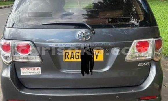 اشتري مستعمل Toyota Fortuner Noir سيارة في Kigali في Rwanda اشتري مستعمل Toyota Fortuner Noir سيارة في Kigali في Rwanda
