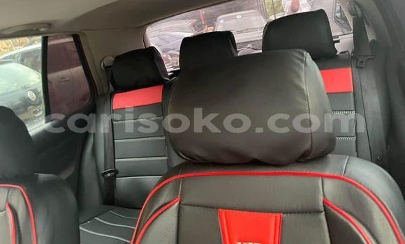 اشتري مستعمل Volkswagen Golf Rouge سيارة في Kigali في Rwanda اشتري مستعمل Volkswagen Golf Rouge سيارة في Kigali في Rwanda