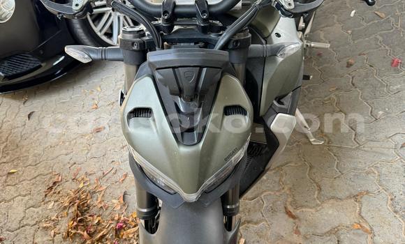 Acheter Occasion Moto Ducati Streetfighter Noir à Butare, Butare Acheter Occasion Moto Ducati Streetfighter Noir à Butare, Butare