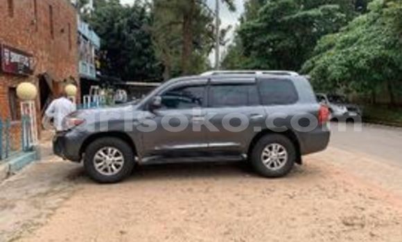 Buy Used Toyota Land Cruiser Silver Car in Kigali in Rwanda Buy Used Toyota Land Cruiser Silver Car in Kigali in Rwanda
