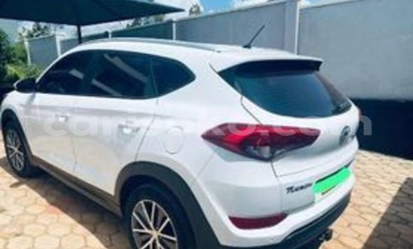 Buy Used Hyundai Tucson White Car in Kigali in Rwanda Buy Used Hyundai Tucson White Car in Kigali in Rwanda