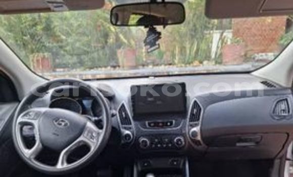 Buy Used Hyundai Tucson Beige Car in Kigali in Rwanda Buy Used Hyundai Tucson Beige Car in Kigali in Rwanda