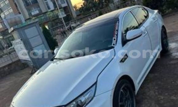 Sayi Na hannu Kia K5 Blanc Mota in Kigali a Rwanda Sayi Na hannu Kia K5 Blanc Mota in Kigali a Rwanda