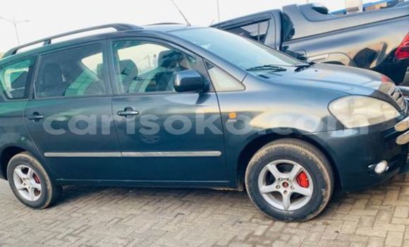 Acheter Occasion Voiture Toyota Avensis Verso Bleu à Kigali, Rwanda Acheter Occasion Voiture Toyota Avensis Verso Bleu à Kigali, Rwanda