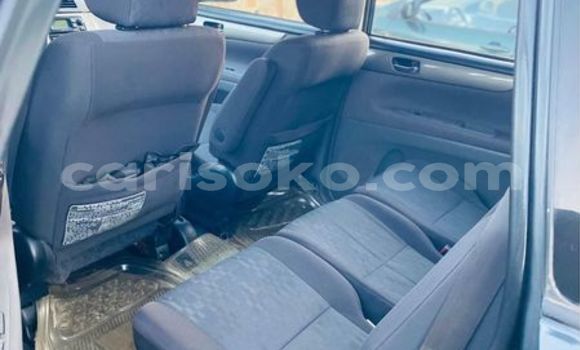 Acheter Occasion Voiture Toyota Avensis Verso Bleu à Kigali, Rwanda Acheter Occasion Voiture Toyota Avensis Verso Bleu à Kigali, Rwanda