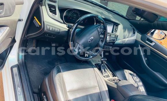 اشتري مستعمل Kia K7 Blanc سيارة في Kigali في Rwanda اشتري مستعمل Kia K7 Blanc سيارة في Kigali في Rwanda