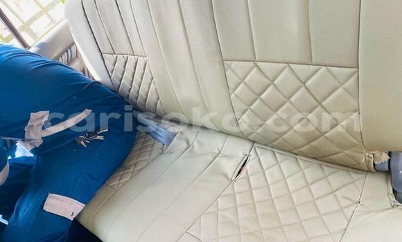 اشتري مستعمل Toyota Land Cruiser Prado Vert سيارة في Kigali في Rwanda اشتري مستعمل Toyota Land Cruiser Prado Vert سيارة في Kigali في Rwanda