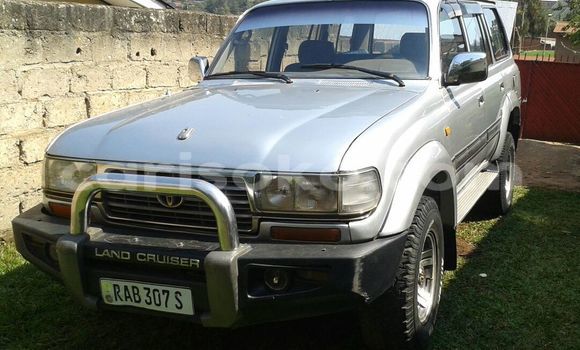 اشتري مستعمل Toyota Land Cruiser Gris سيارة في Kigali في Rwanda اشتري مستعمل Toyota Land Cruiser Gris سيارة في Kigali في Rwanda