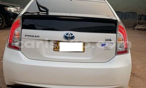 Sayi Na hannu Toyota Prius Blanc Mota in Kigali a Rwanda Sayi Na hannu Toyota Prius Blanc Mota in Kigali a Rwanda